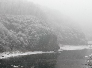雪の渓谷１